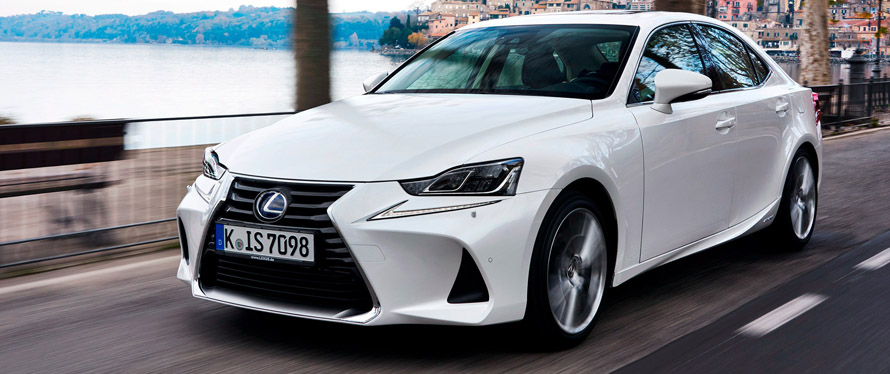 Фотография Lexus IS 2019 года